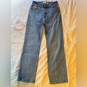 Abercrombie & Fitch The 90s Relaxed Jean High-Rise